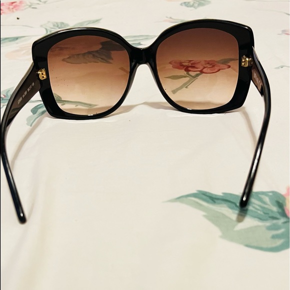 Just cavalli medium size sunglasses. - Picture 5 of 5